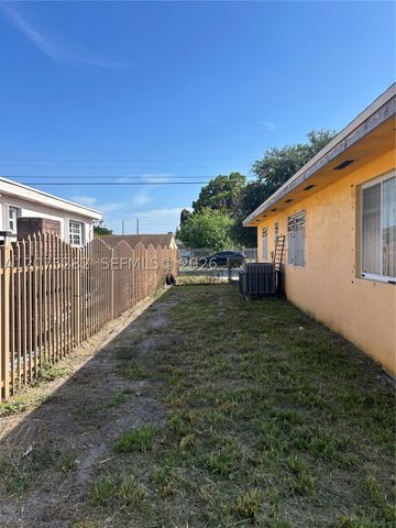 2421 NW 99th Ter 2, Miami, FL 33147