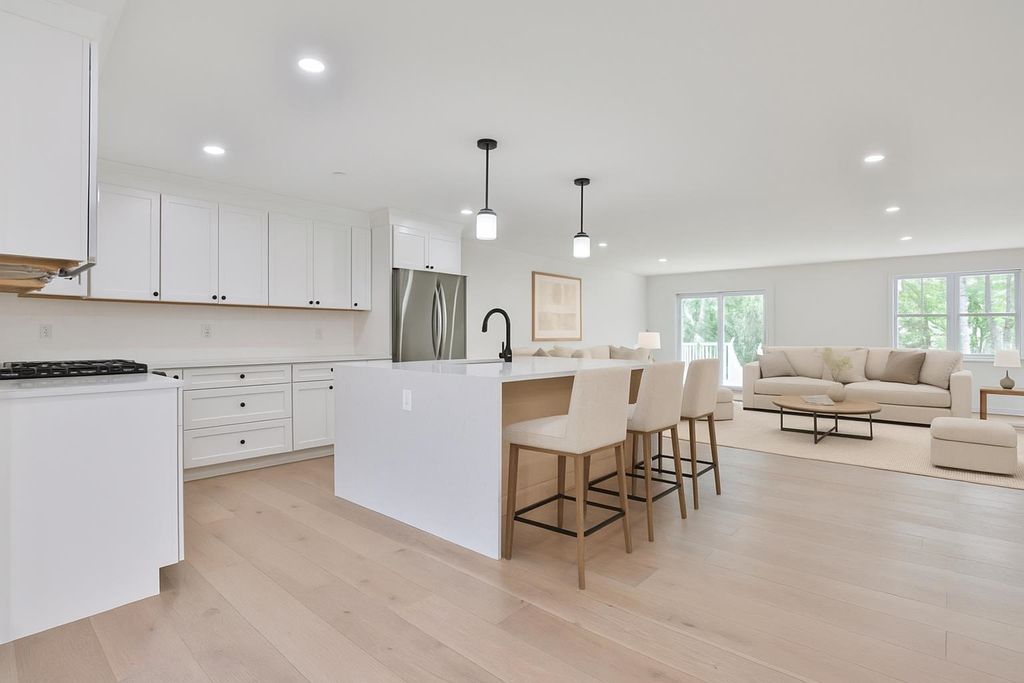 29 Autumn Lane, Raymond, NH 03077