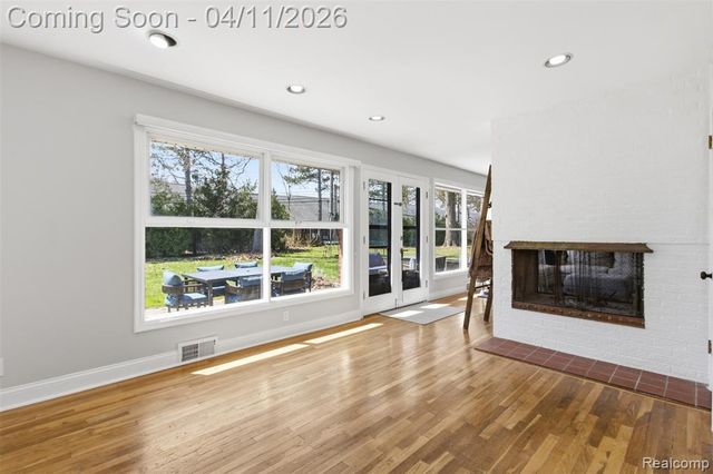 29601 Gilchrest Street, Farmington, MI 48334