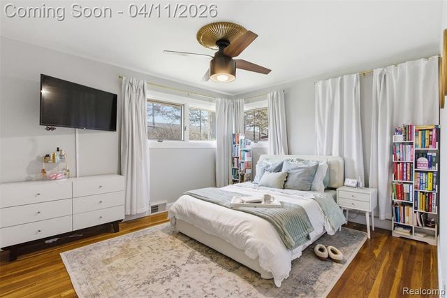 29601 Gilchrest Street, Farmington, MI 48334