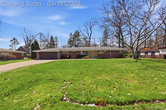 29601 Gilchrest Street, Farmington, MI 48334