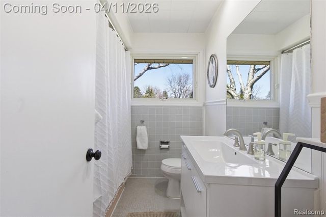 29601 Gilchrest Street, Farmington, MI 48334