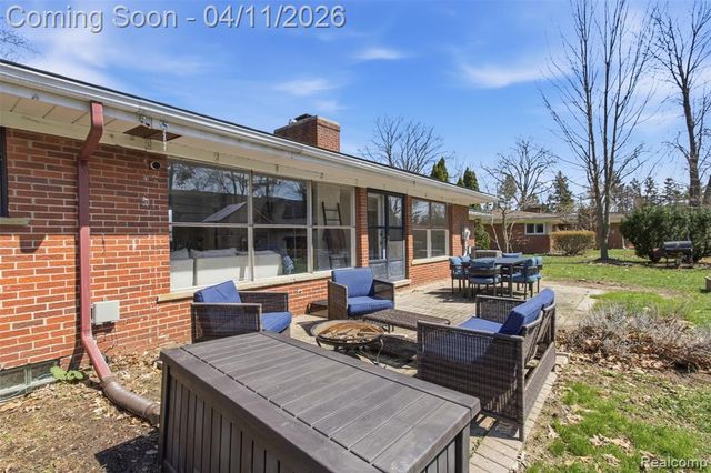 29601 Gilchrest Street, Farmington, MI 48334