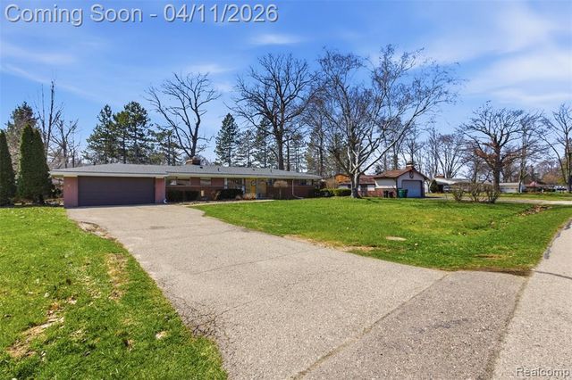 29601 Gilchrest Street, Farmington, MI 48334