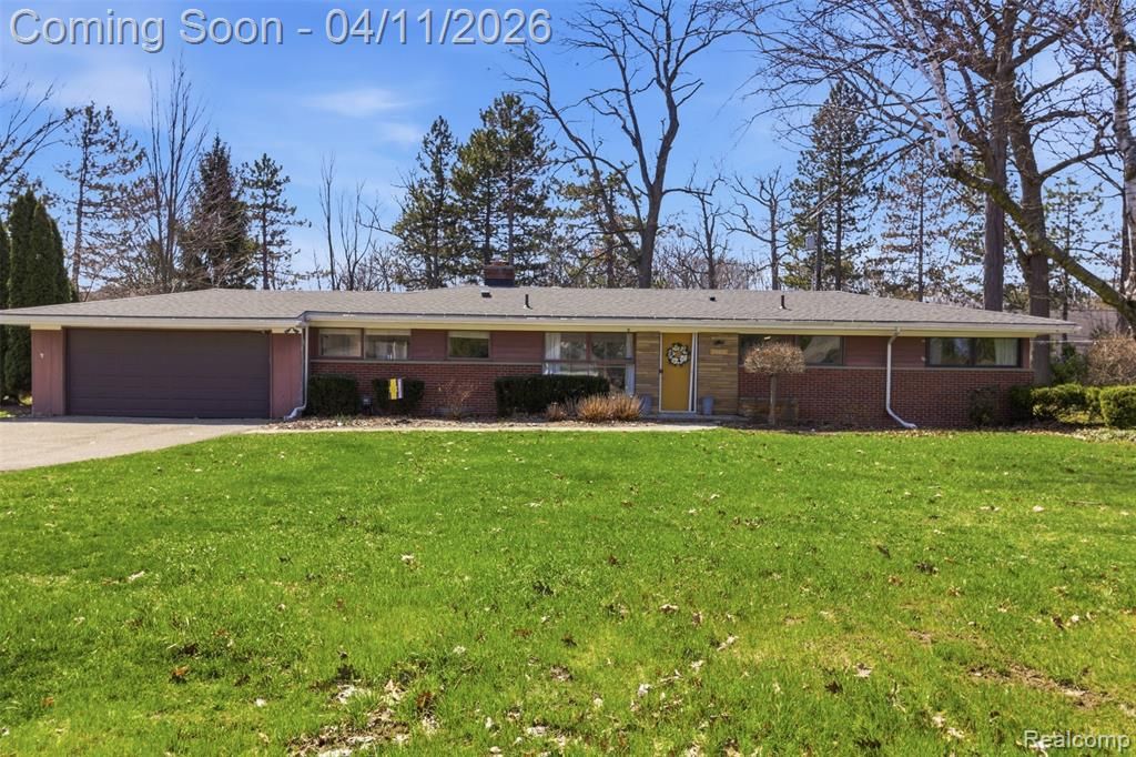 29601 Gilchrest Street, Farmington, MI 48334