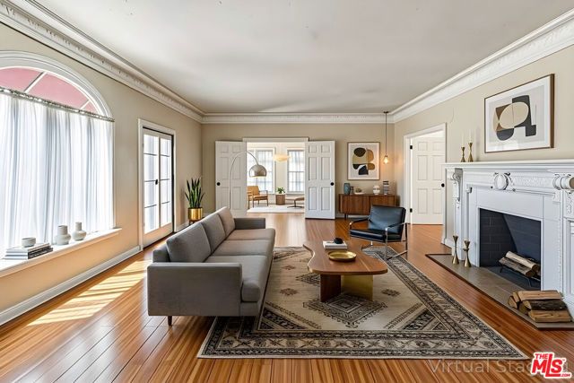 727 Crenshaw Boulevard, Los Angeles, CA 90005