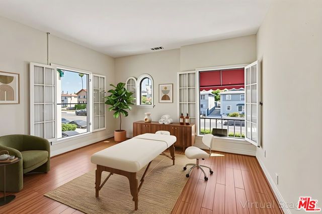 727 Crenshaw Boulevard, Los Angeles, CA 90005