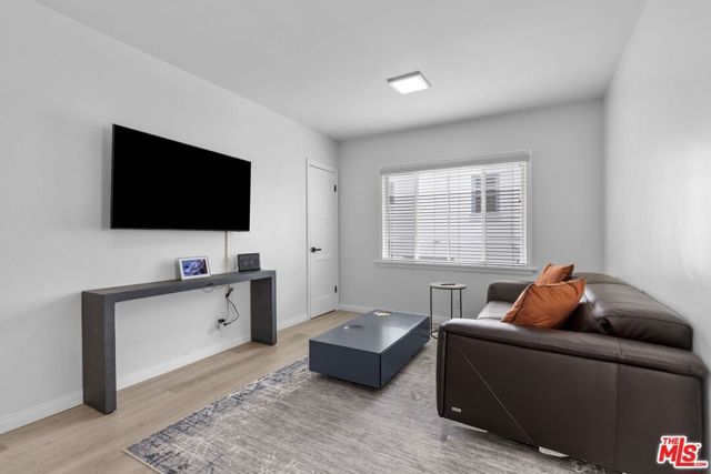 727 Crenshaw Boulevard, Los Angeles, CA 90005