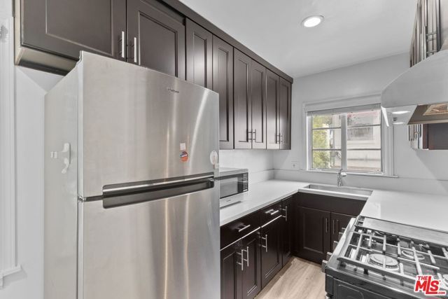 727 Crenshaw Boulevard, Los Angeles, CA 90005