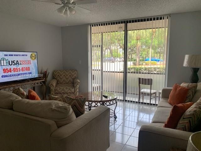 5530 NW 44th St 111C, Lauderhill, FL 33319