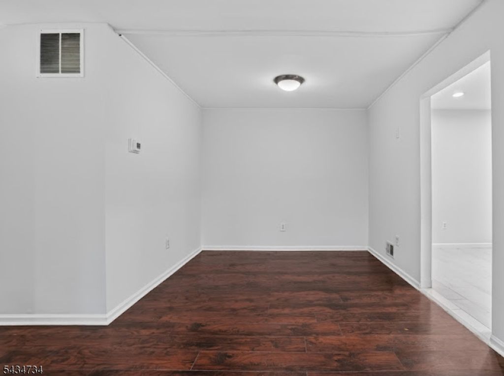 33 Seton Hall Dr, Newark City, NJ 07103 — photo 5