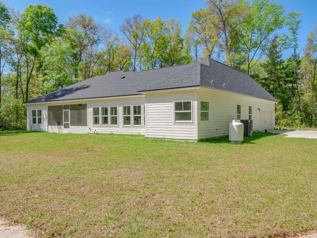 XX Country Club Drive, Crawfordville, FL 32327