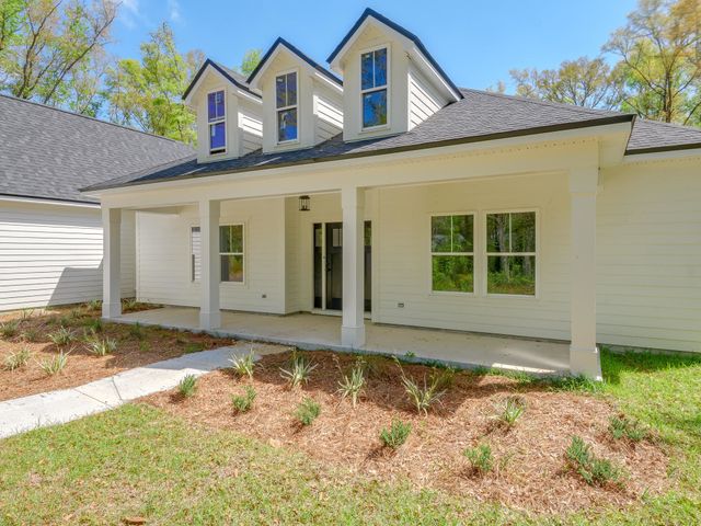 XX Country Club Drive, Crawfordville, FL 32327
