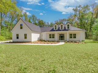 XX Country Club Drive, Crawfordville, FL 32327