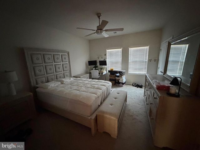 2042 TRACK CIR, Fredericksburg, VA 22401