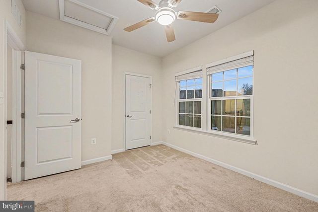 2042 TRACK CIR, Fredericksburg, VA 22401