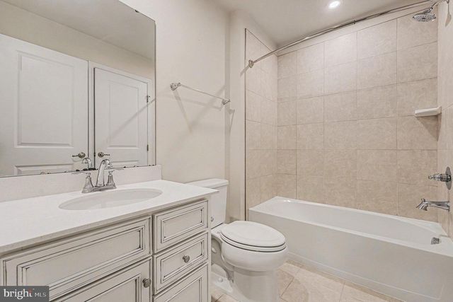 2042 TRACK CIR, Fredericksburg, VA 22401