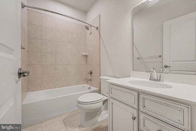 2042 TRACK CIR, Fredericksburg, VA 22401