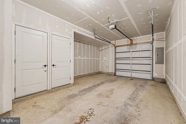 2042 TRACK CIR, Fredericksburg, VA 22401