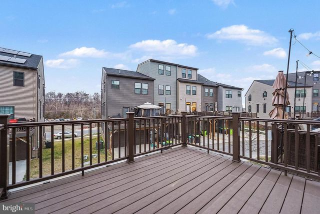 2042 TRACK CIR, Fredericksburg, VA 22401