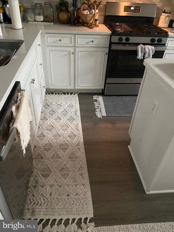 2042 TRACK CIR, Fredericksburg, VA 22401