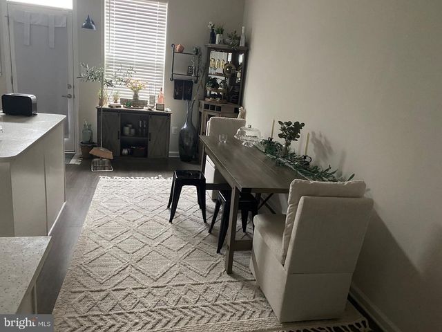 2042 TRACK CIR, Fredericksburg, VA 22401