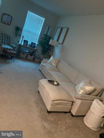 2042 TRACK CIR, Fredericksburg, VA 22401