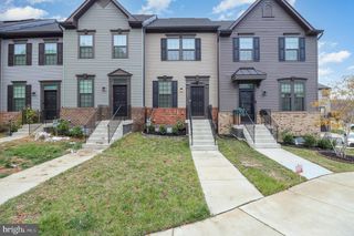 2042 TRACK CIR, Fredericksburg, VA 22401