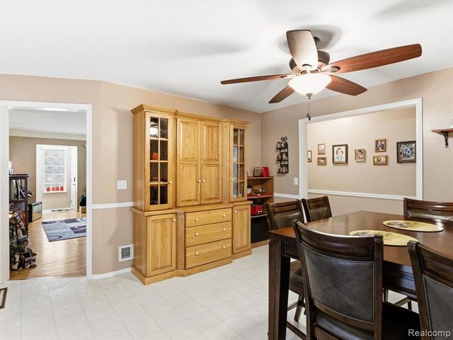 31327 Wellston Drive, Warren, MI 48093