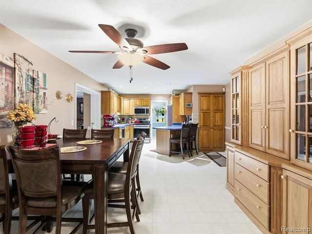 31327 Wellston Drive, Warren, MI 48093