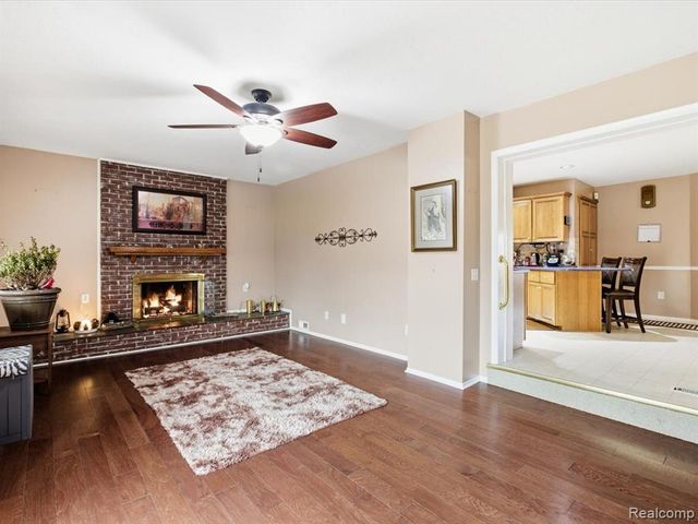 31327 Wellston Drive, Warren, MI 48093