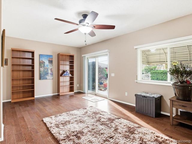 31327 Wellston Drive, Warren, MI 48093