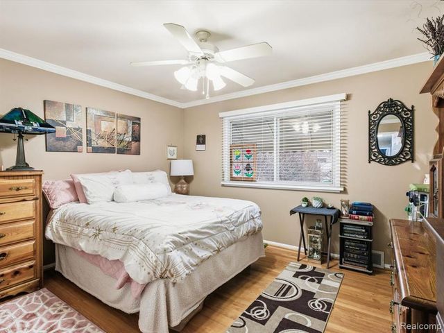 31327 Wellston Drive, Warren, MI 48093