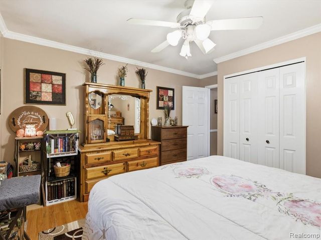 31327 Wellston Drive, Warren, MI 48093