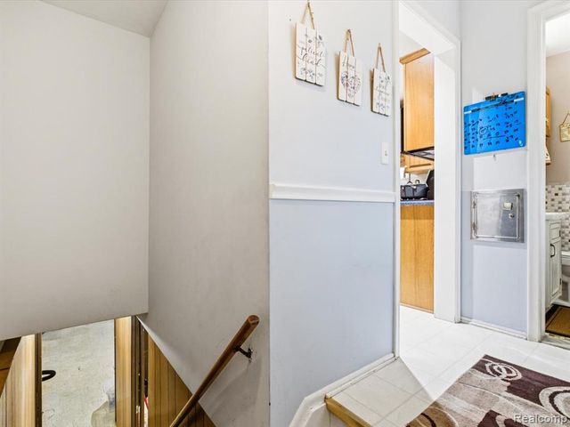 31327 Wellston Drive, Warren, MI 48093