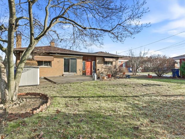 31327 Wellston Drive, Warren, MI 48093