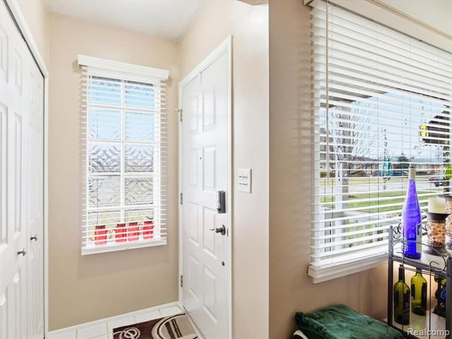 31327 Wellston Drive, Warren, MI 48093