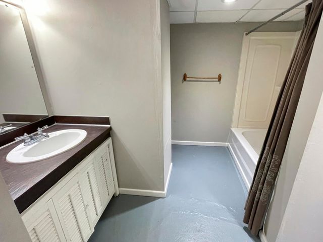 1816 Tremont St, Cedar Falls, IA 50613