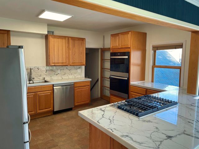 1816 Tremont St, Cedar Falls, IA 50613