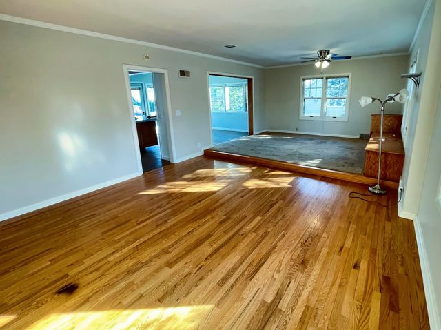 1816 Tremont St, Cedar Falls, IA 50613