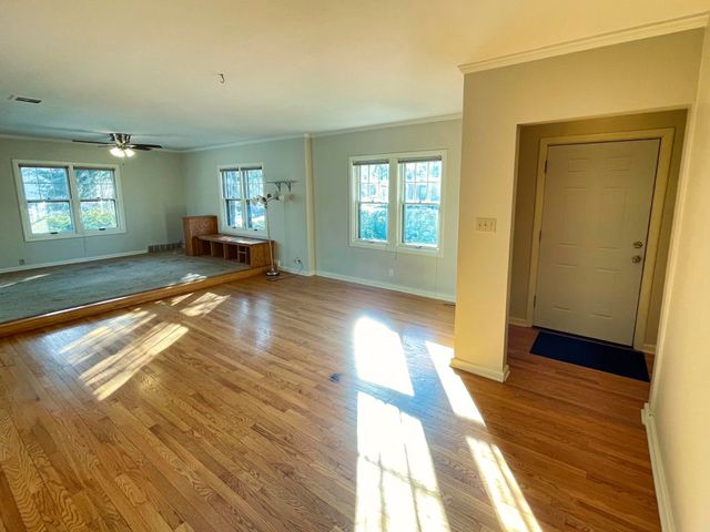 1816 Tremont St, Cedar Falls, IA 50613