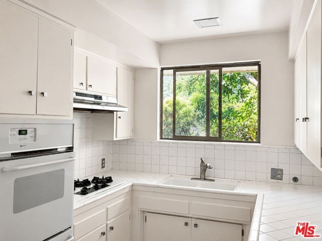 3320 Griffith Park Boulevard 7, Los Angeles, CA 90027