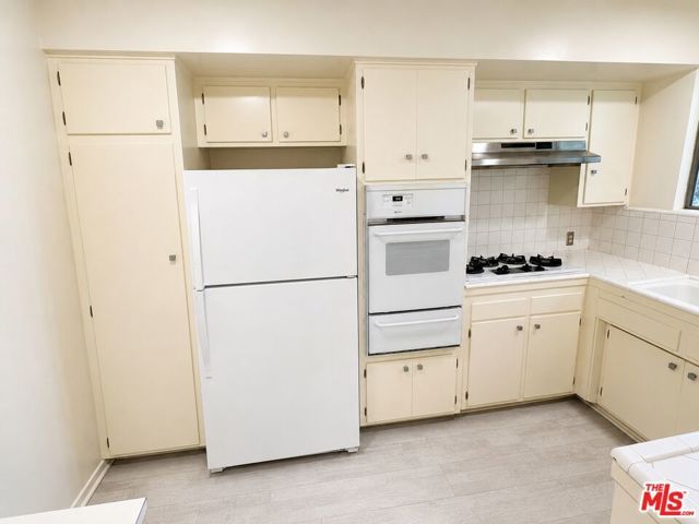 3320 Griffith Park Boulevard 7, Los Angeles, CA 90027