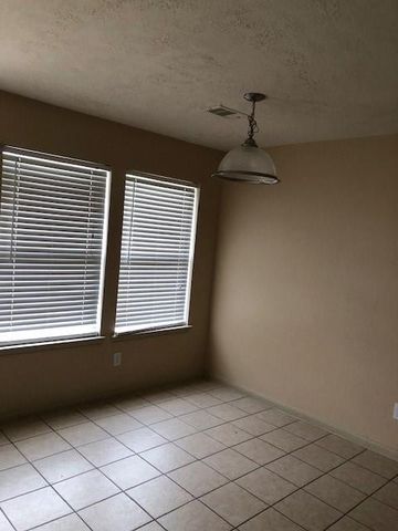 32107 Anne Lane, Pinehurst, TX 77362