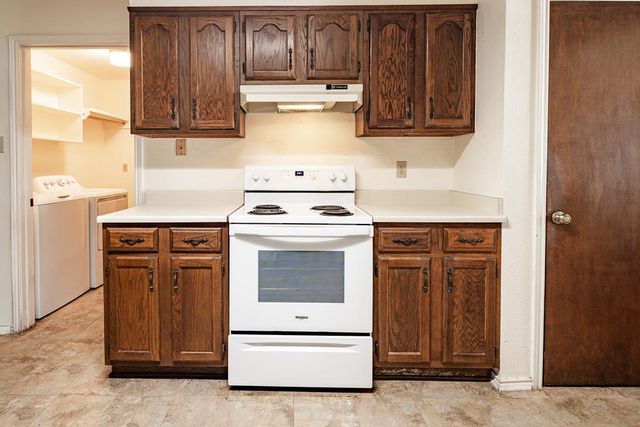 205 Oakview Dr, Kerrville, TX 78028