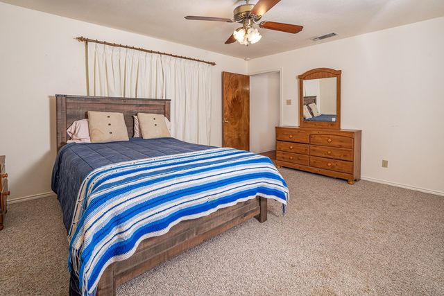 205 Oakview Dr, Kerrville, TX 78028