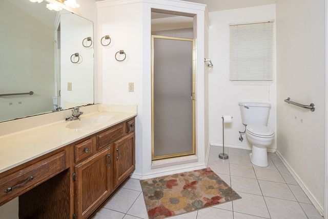 205 Oakview Dr, Kerrville, TX 78028