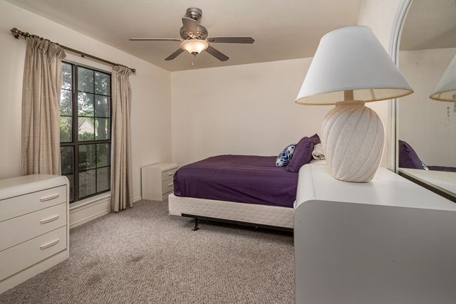 205 Oakview Dr, Kerrville, TX 78028