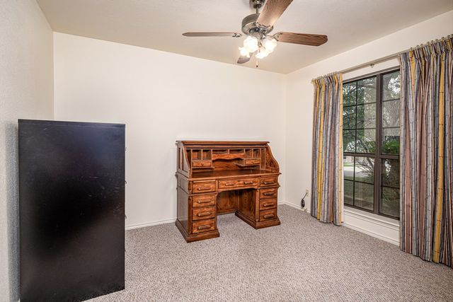 205 Oakview Dr, Kerrville, TX 78028