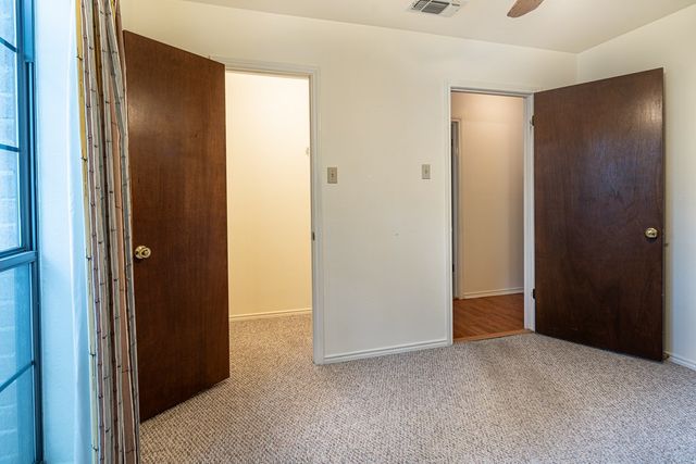 205 Oakview Dr, Kerrville, TX 78028